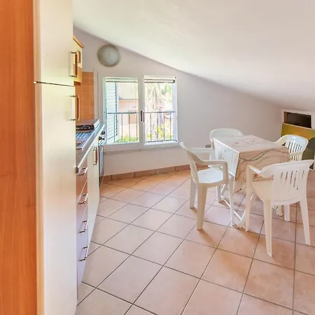 Belvilla By Oyo Timpi Russi Bilo Mansarda Holiday home