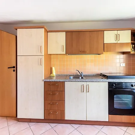 Belvilla By Oyo Timpi Russi Bilo Mansarda Holiday home *